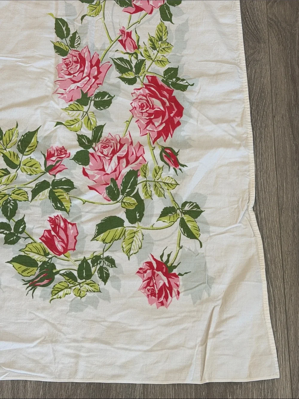 Vintage Rectangular Shabby Chic Cottagecore Table Cloth Cover with Cabbage Roses